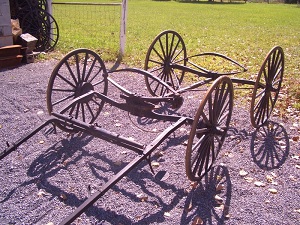 Amish buggy shop tour - buggy undercarriage